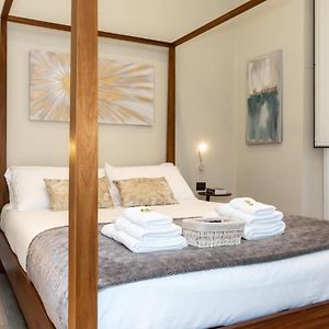 Suites 44